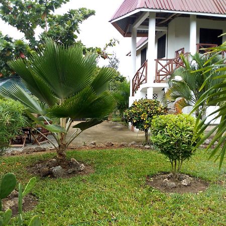 Sea Breeze Villas Kenya Diani Beach Bagian luar foto